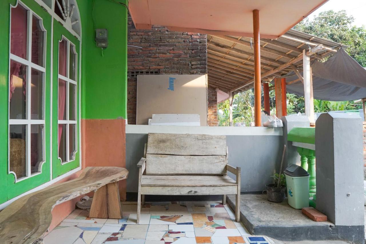 Gandrung Payungan Family Inn Banyuwangi  Exterior foto